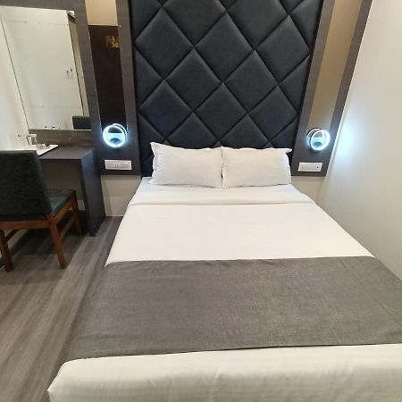 Hotel Classio Andheri - Near Dn Nagar Metro Station Bombaj Exteriér fotografie