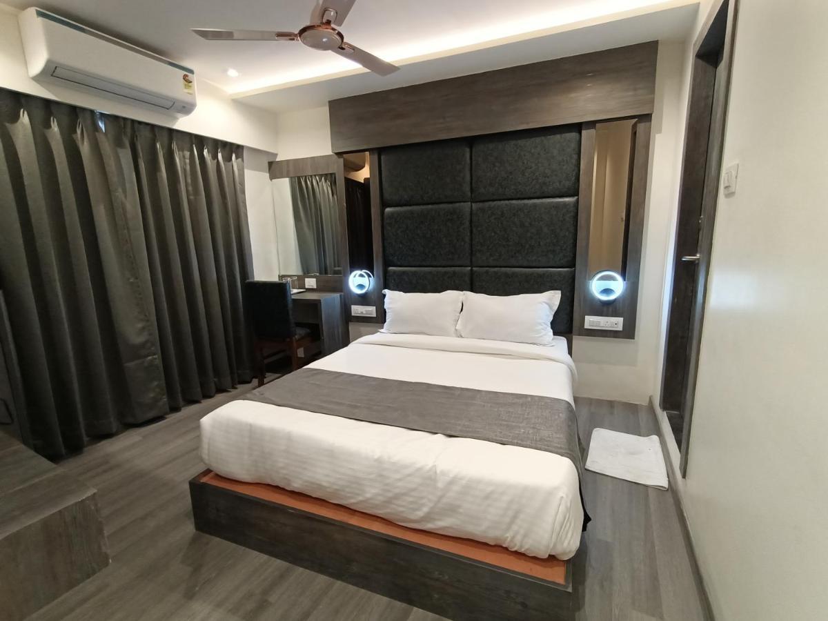 Hotel Classio Andheri - Near Dn Nagar Metro Station Bombaj Exteriér fotografie